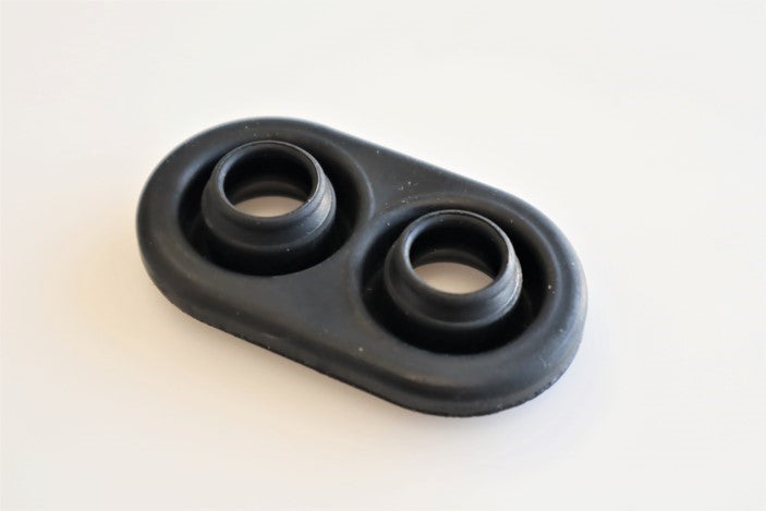 Genuine GQ firewall heater pipe grommet