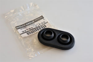 Genuine GQ firewall heater pipe grommet